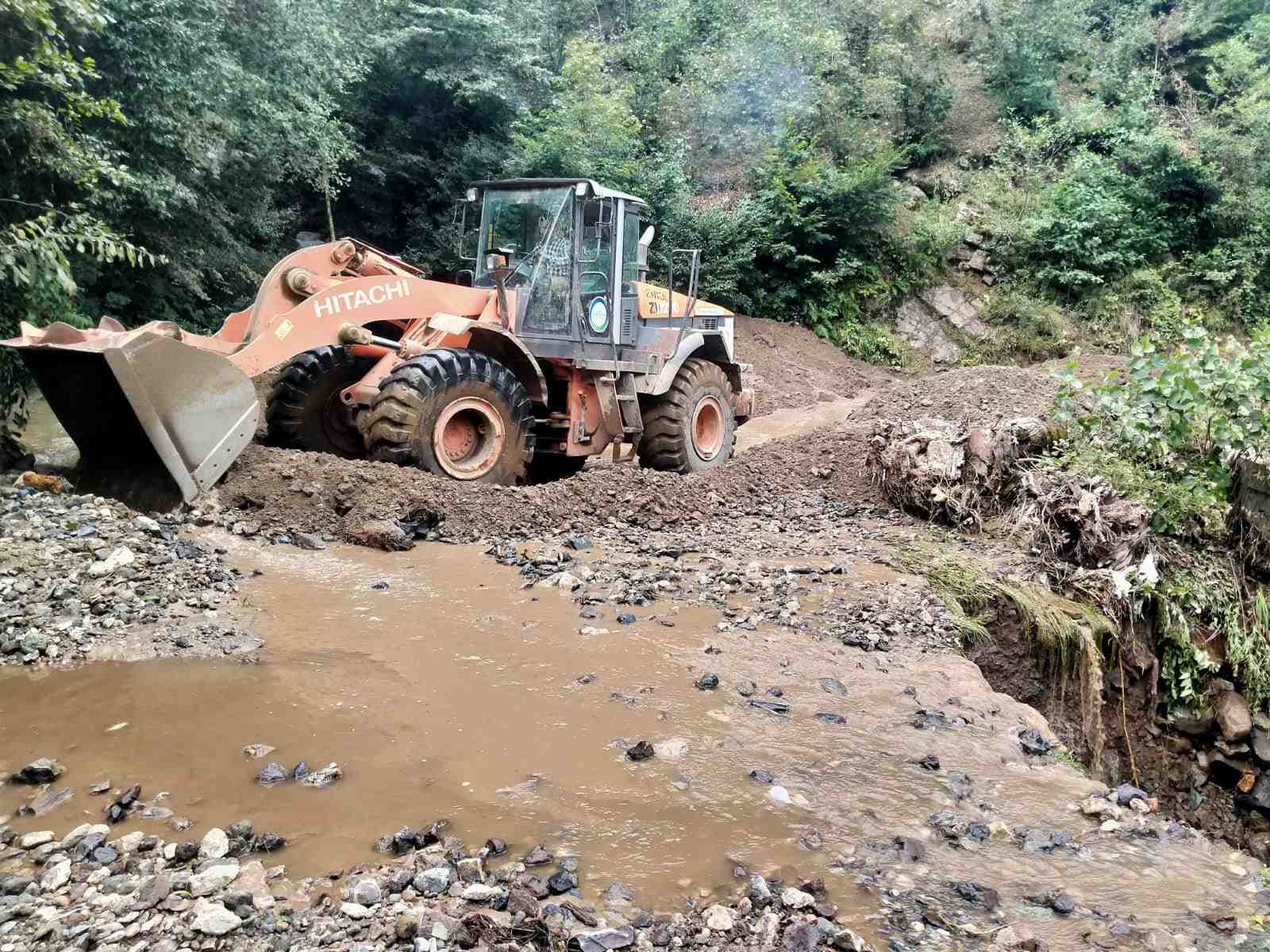OBB, 220 İŞ MAKİNESİ VE 285 PERSONELLE GÖREV BAŞINDA